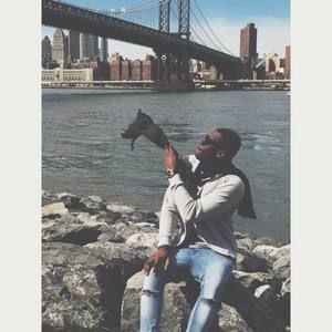 Meet your Posher, Manu